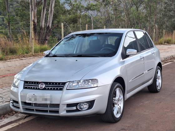 FIAT STILO 1.8 MPI 8V FLEX 4P MANUAL FIAT STILO 1.8 MPI 8V FLEX 4P MANUAL